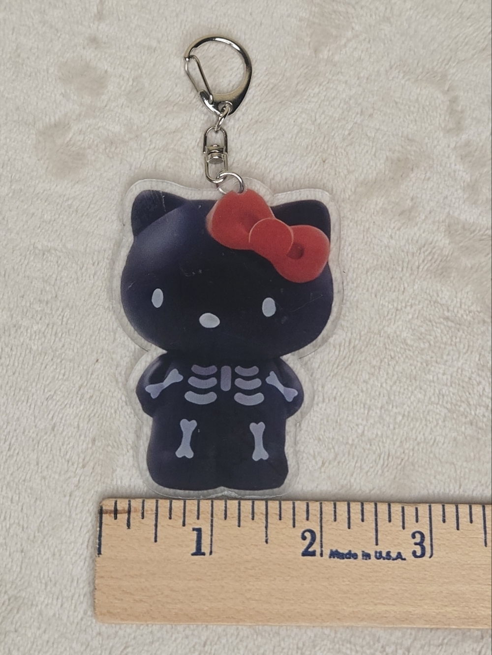 Hello Kitty Plastic Halloween Skeleton Keychain - Picture 5 of 5
